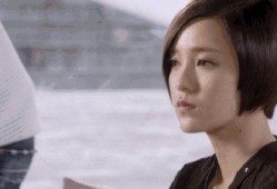 女星互撕娱乐圈吃瓜,女星互撕大战，吃瓜群众围观