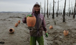 藏族吃瓜事件网红视频